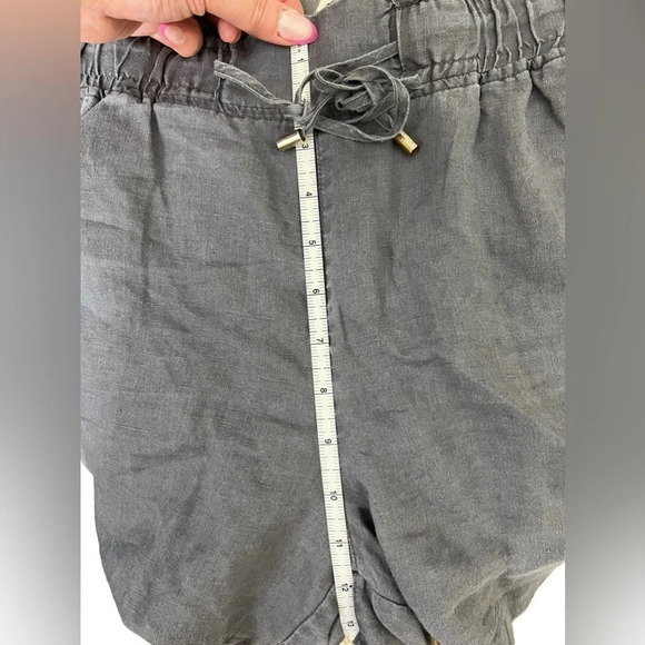 Ellen Tracy • Gray Linen Shorts - Picture 4 of 7